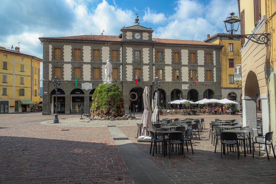 Piazza storica di un borgo italiano